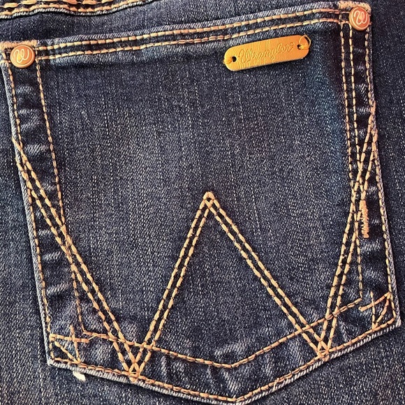*Brand New Never Worn* Wrangler Bootcut Jeans - Picture 5 of 6